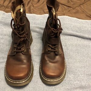 Dr martens women’s leather boots size 8